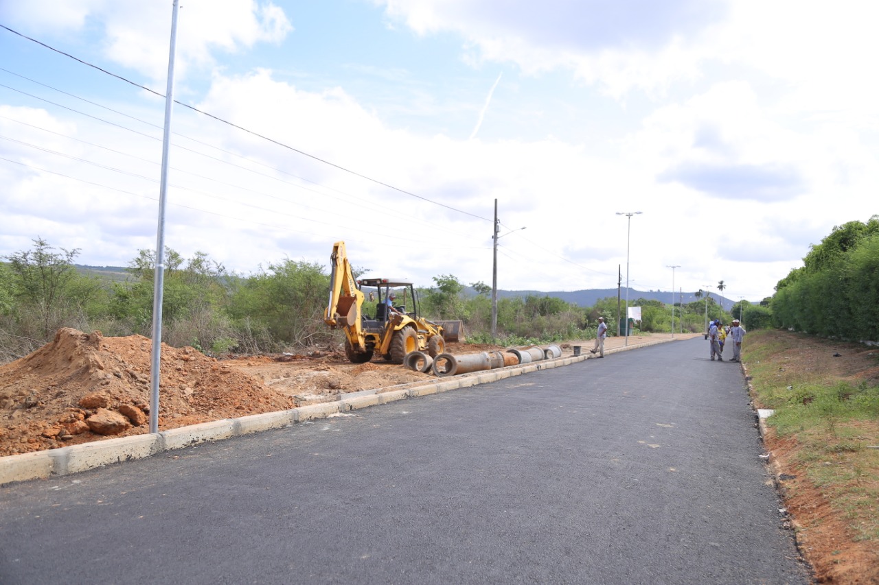 Revitalização de avenida em Simão Dias