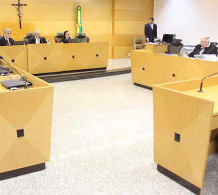 Pleno do TCE reunido