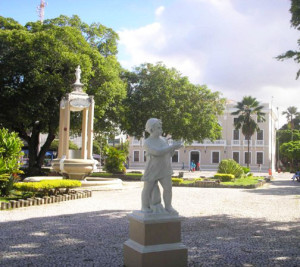 Praça Fausto Cardoso: Local do protesto dos militares