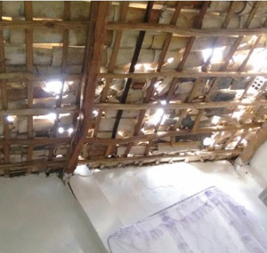Casas vizinhas foram atingidas pelo desabamento