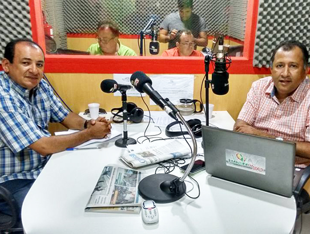 Ex-prefeito Valmir Monteiro durante entrevista