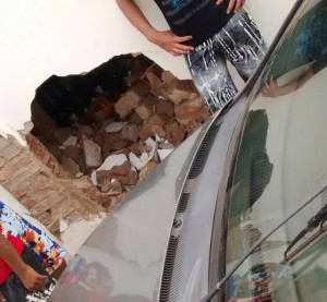 Muro foi atingido