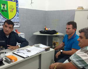 Prefeito visita Batalhão 
