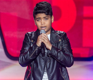 João Pedro Borges canta 'The Show Must Go On' no The Voice Kids (Foto: Isabella Pinheiro/Gshow)