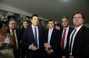Foto: Deputados federais, entre eles Leonardo Picciani (PMDB/RJ) e Fábio Reis (PMDB/SE)