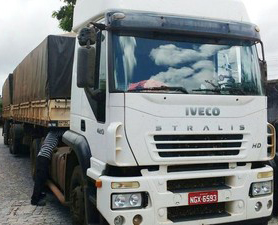 Cocaína estava escondida dentro de um caminhão bi-trem