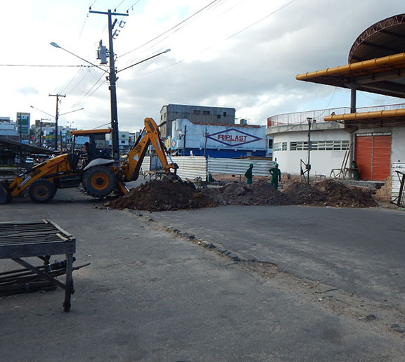 Obras na Avenida interditada