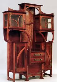 Móvel inspirado no Art Nouveau