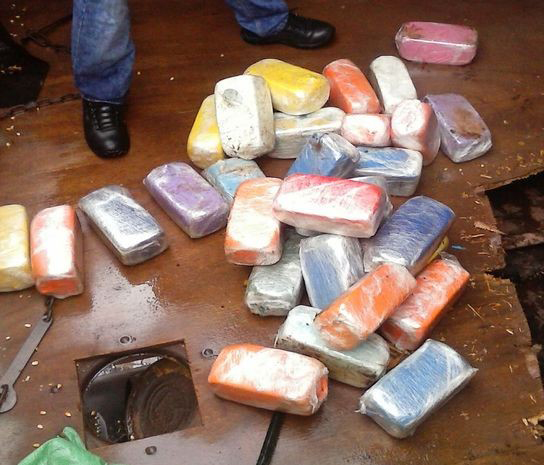 Droga era transportada em um fundo falso