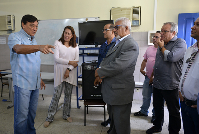 Jerônimo Reis acompanhou o Secretário de Estado da Educação durante as visitas.