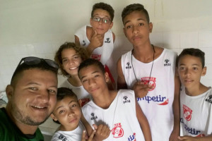 Escolinha Divinos Futebol Clube
