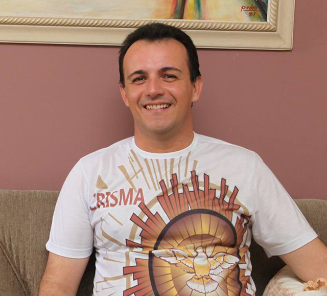 Pároco Rodrigo Santana