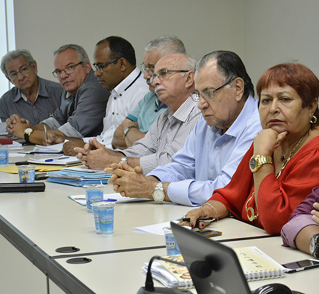 Diretor da DRE’2, Marcelo Mesquita presente na reunião