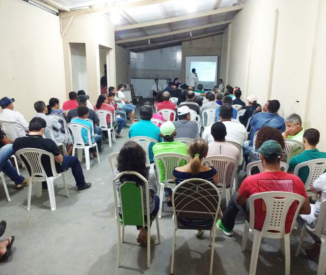 Pré-candidatos durante a reunião