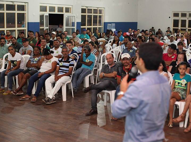 Lideranças presentes no ato político