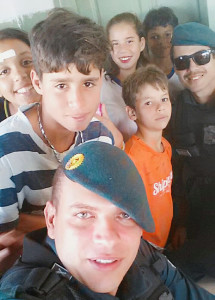 Ação preventiva reuniu alguns jovens (Foto: 7°BPM)