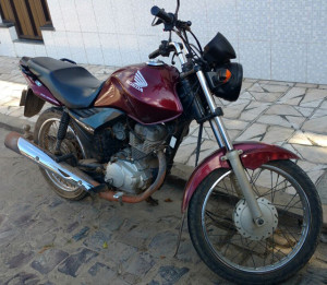 Motocicleta recuperada (Foto: 7°BPM)