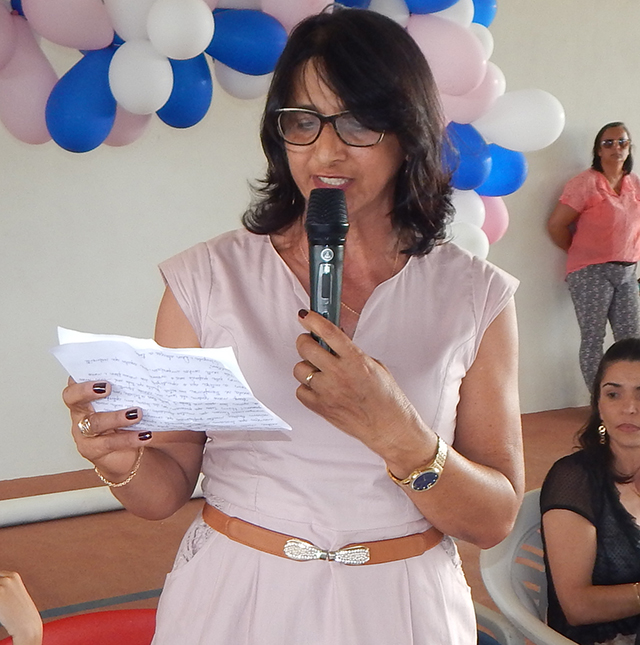 Diretora da escola Barão de Santa Rosa