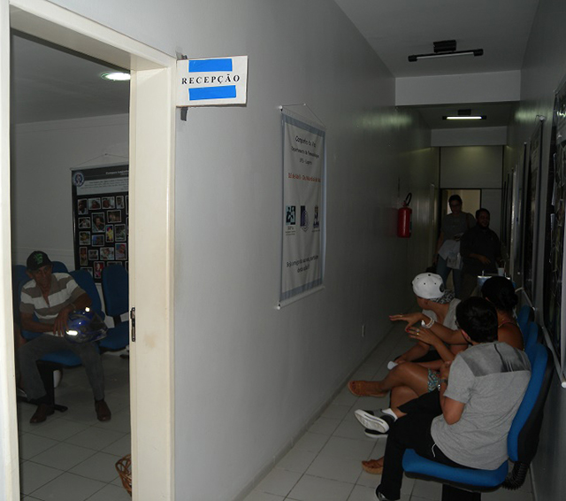 Corredor de acesso à recepção do Ambulatório