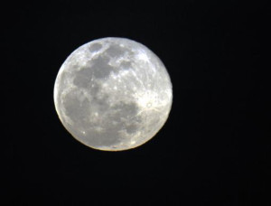A lua não chegava tão perto assim da Terra desde 1948