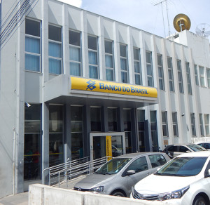 Bancos fecham na quinta
