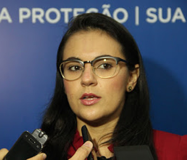 Delegada Rosana Freitas