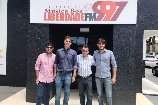 Novos donos da Liberdade FM (Foto: A Hora da Verdade)