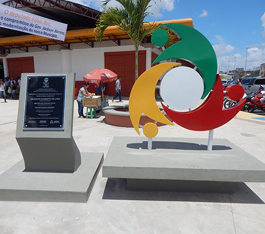 Nas placas do Mercado e do Balneário há o nome do ex-governador Marcelo Déda
