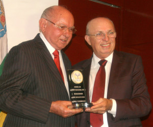 monsenhor-jose-carvalho-souza-premio-do-cee
