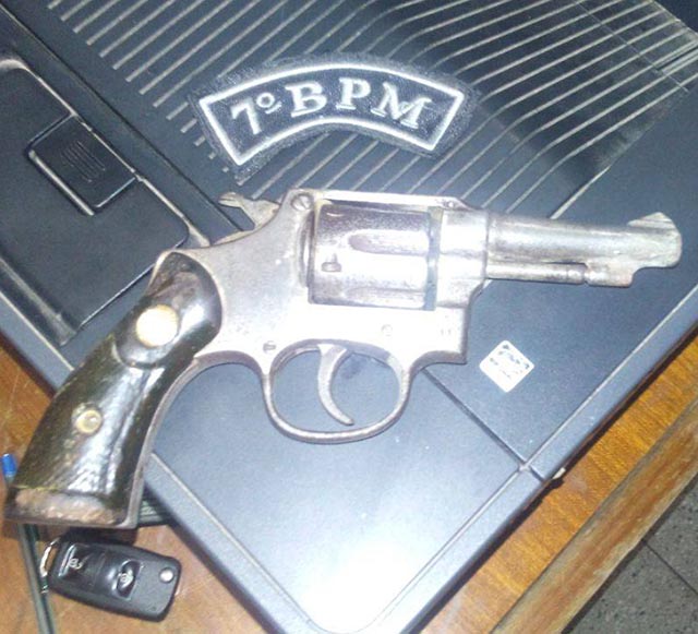 Revólver calibre. 32 apreendido pela polícia