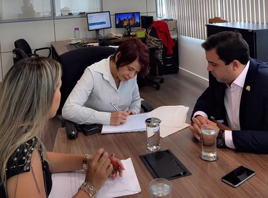 Prefeito em reunião na capital federal