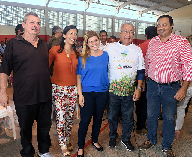 Empresária Maisa Mitidieri ao lado do governador Jackson Barreto