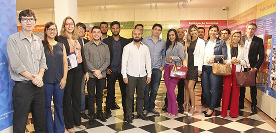 Alunos durante visita ao TRE/SE