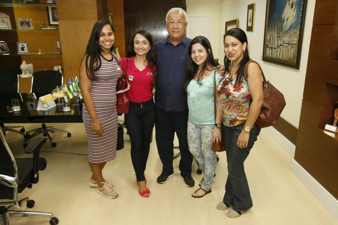 Comissão de alunos durante visita (Fotos: Victor Ribeiro/ ASN)