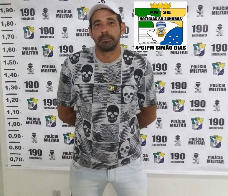 Homem estava com mandado de prisão em aberto (Foto: PM)