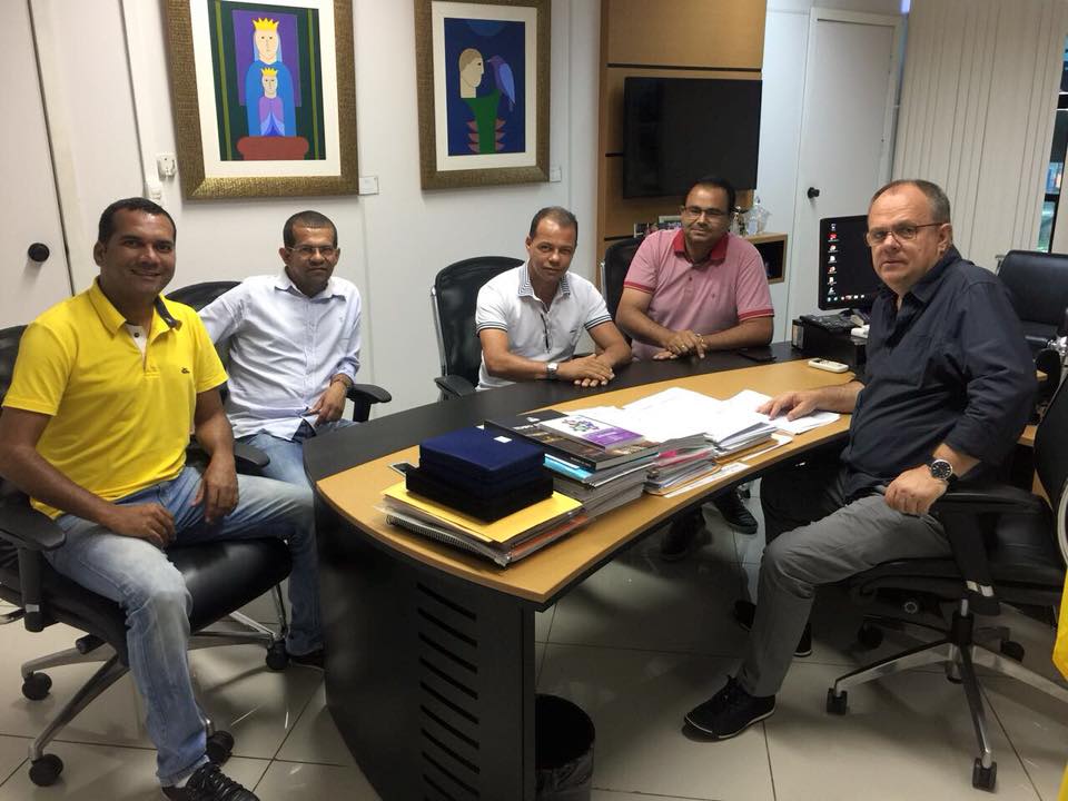 Vereadores de Riachão durante visita