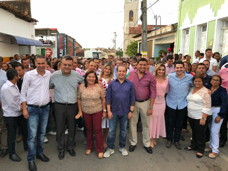 Prefeito terá que optar entre Gustinho e Valadares Filho (Foto: Redes Sociais)