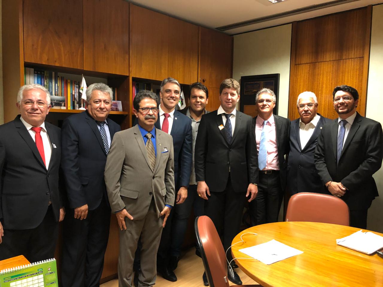 Deputado recebe prefeitos em Brasília