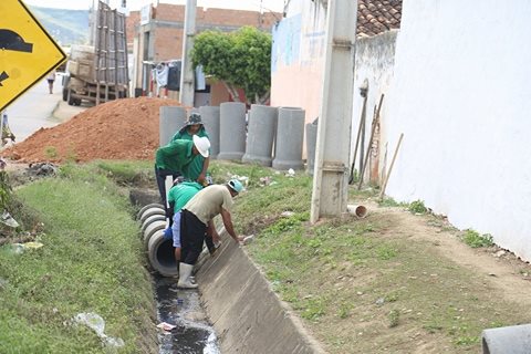 Obra sendo realizada em Simão Dias