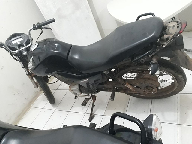 Veículo recuperado na madrugada de hoje (Fotos: 7°BPM)