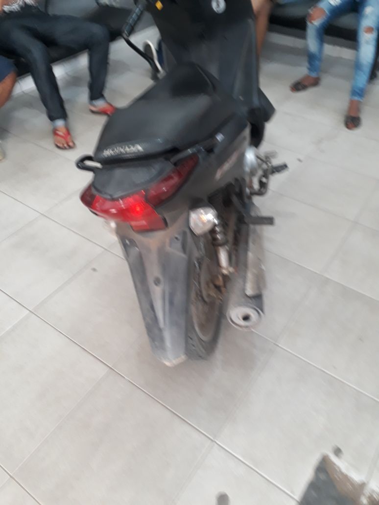 Motocicleta apreendida (Foto: 7° BPM)