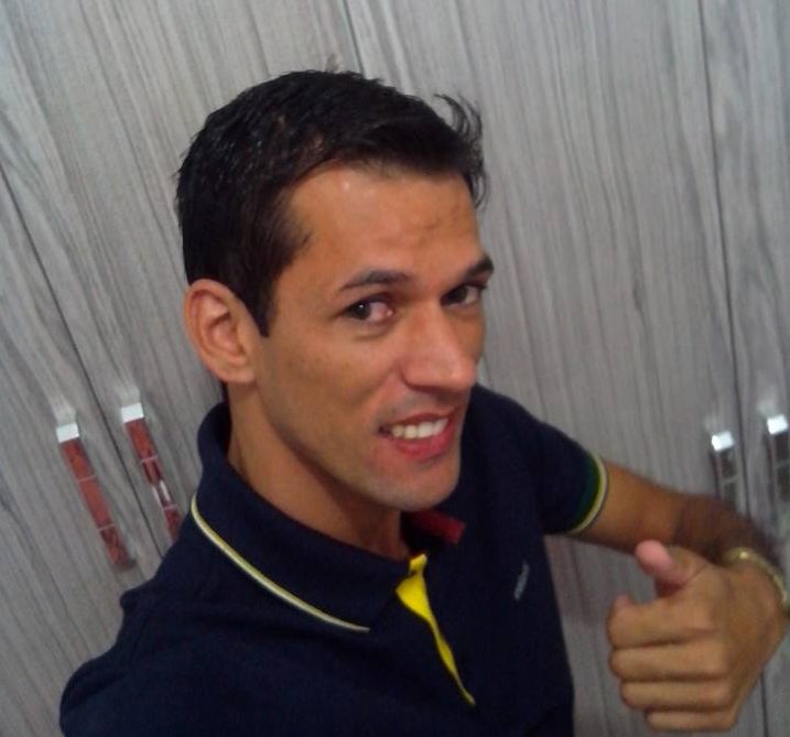 Adriano Santos, 32 anos