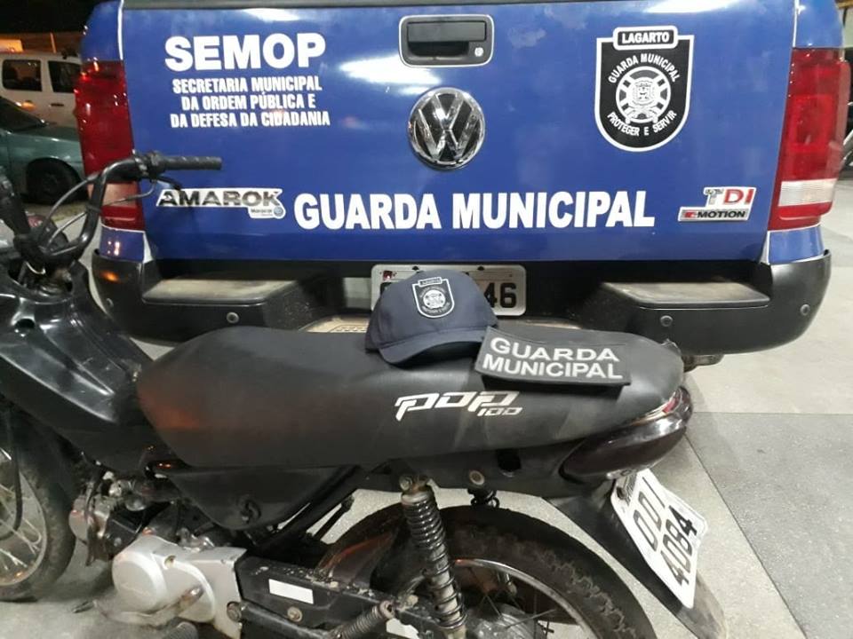 Motocicleta recuperada em Lagarto (Foto: GML)