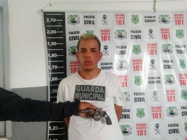 Ex-presidiário é preso com arma de fogo em Lagarto (Foto: GML)