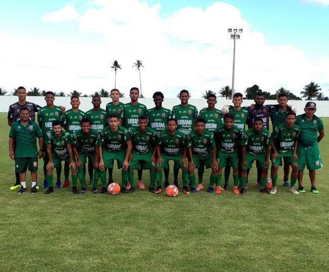 Elenco alviverde (Foto: LFC)