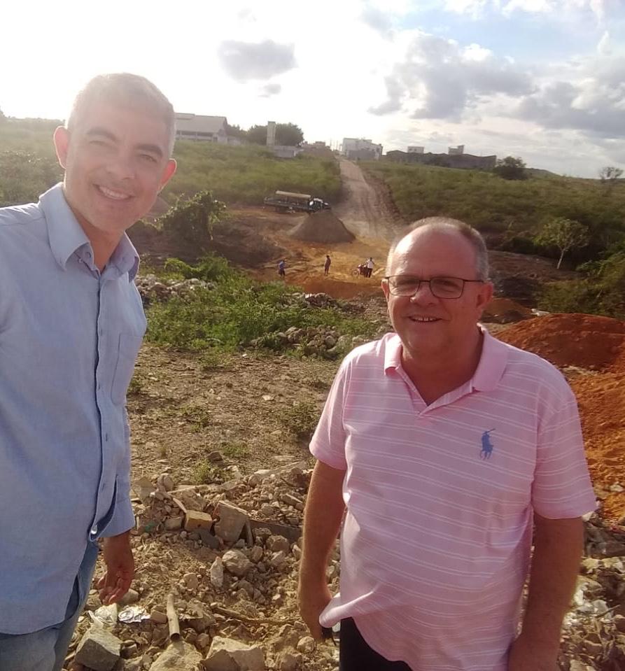 Epifânio e Belivaldo visitam obra 
