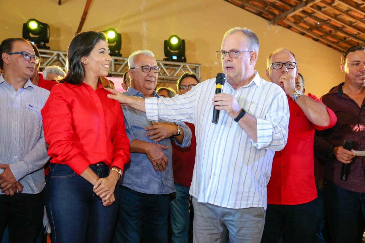 Presença do governador Belivaldo Chagas na Convenção que homologou a candidatura de Simone de D. Raimunda.