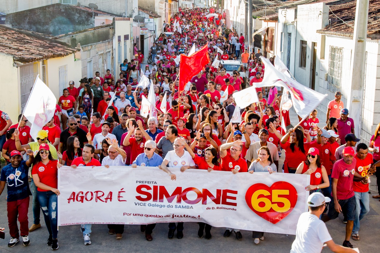 Caminhada realizada no dia da inauguração do comitê de campanha